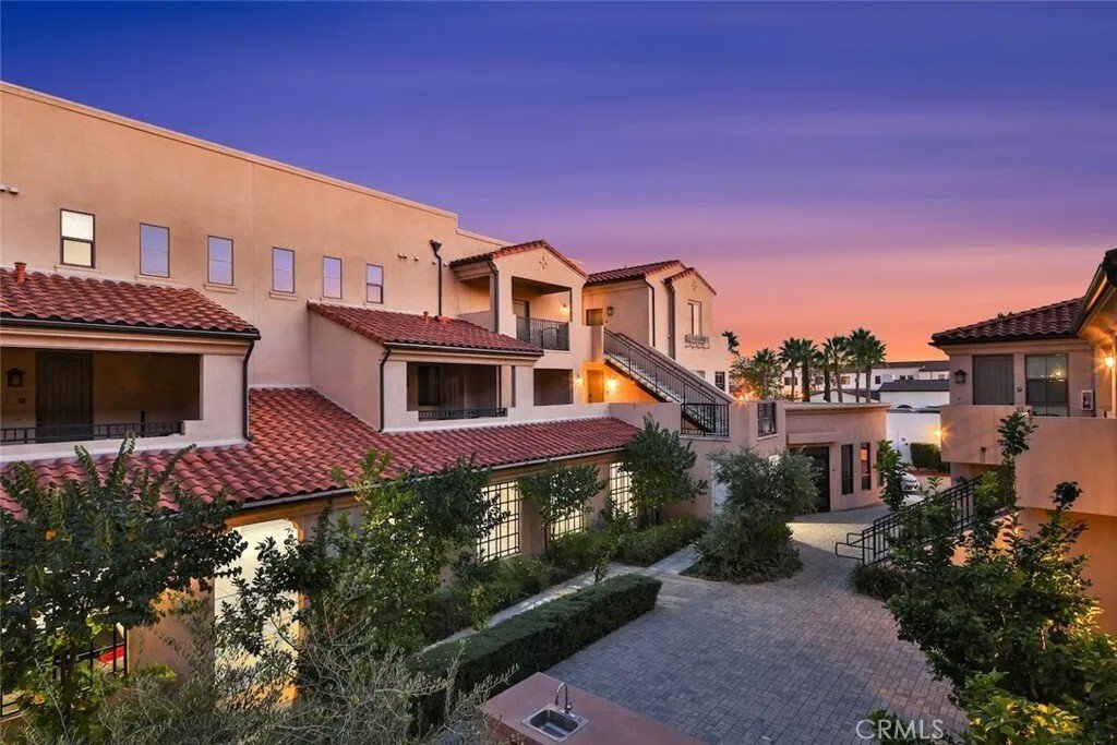 Montclair, California, United States 1 - 17606982