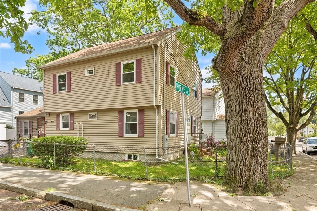 House in Medford, Massachusetts, United States 2 - 18077719