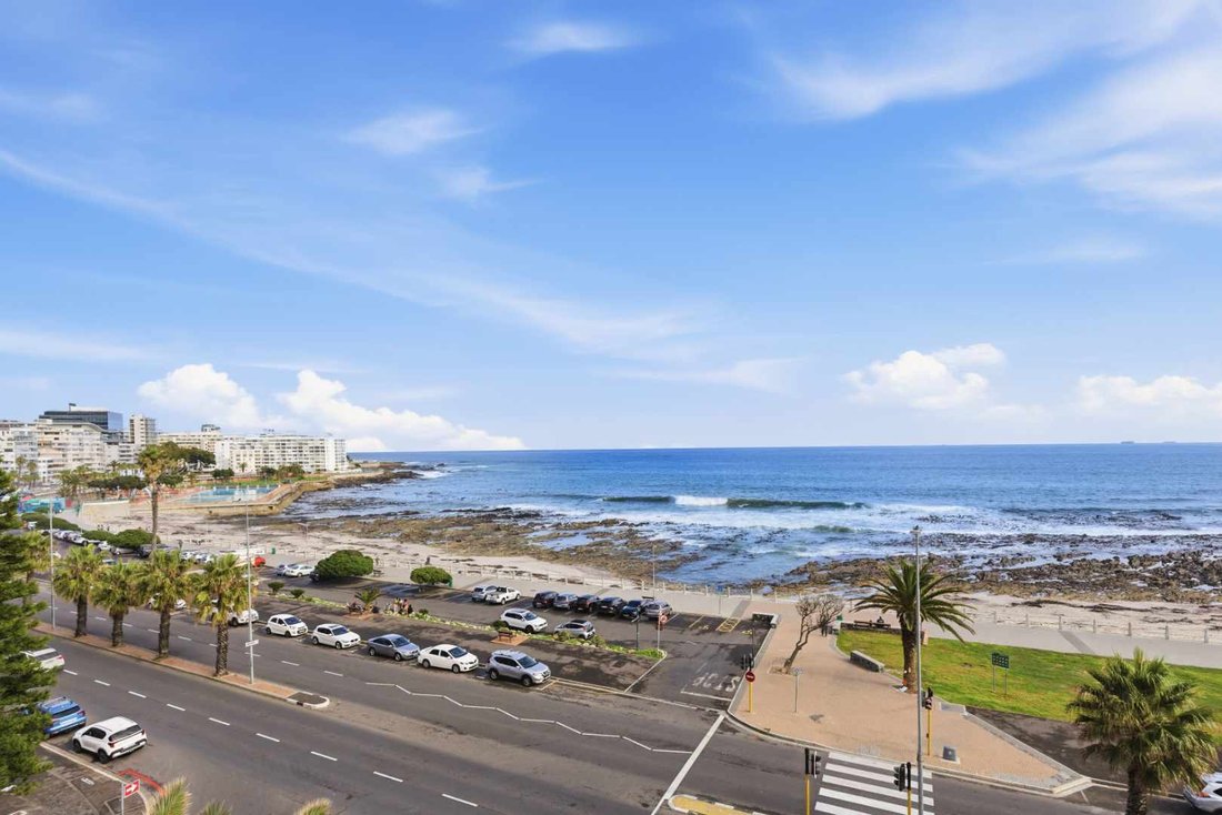 Apartment in City Centre, Cape Town, South Africa 1 - 18079073