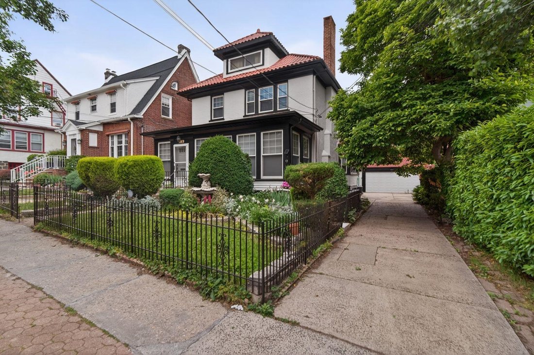 House in North Bergen, New Jersey, United States 1 - 18077857