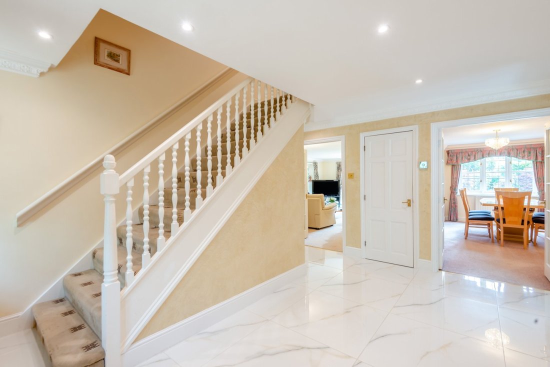 House in Tatling End, Gerrards Cross, England 3 - 18072792