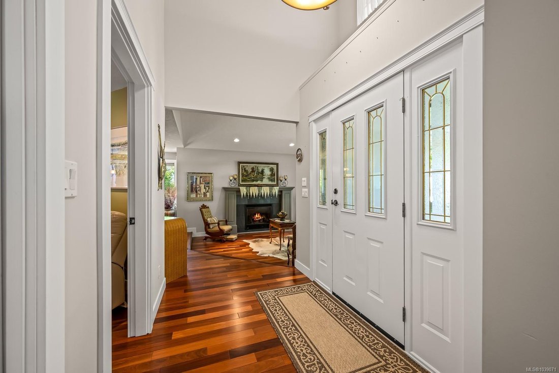 House in Comox, British Columbia, Canada 3 - 18076682