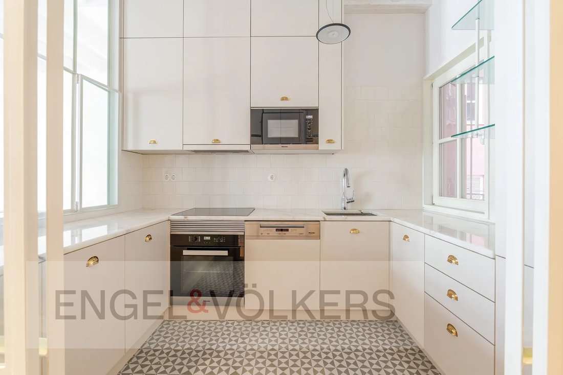 Apartment in Cedofeita, Santo Ildefonso, Se, Miragaia, Sao Nicolau e Vitoria, Porto District, Portugal 3 - 18076802