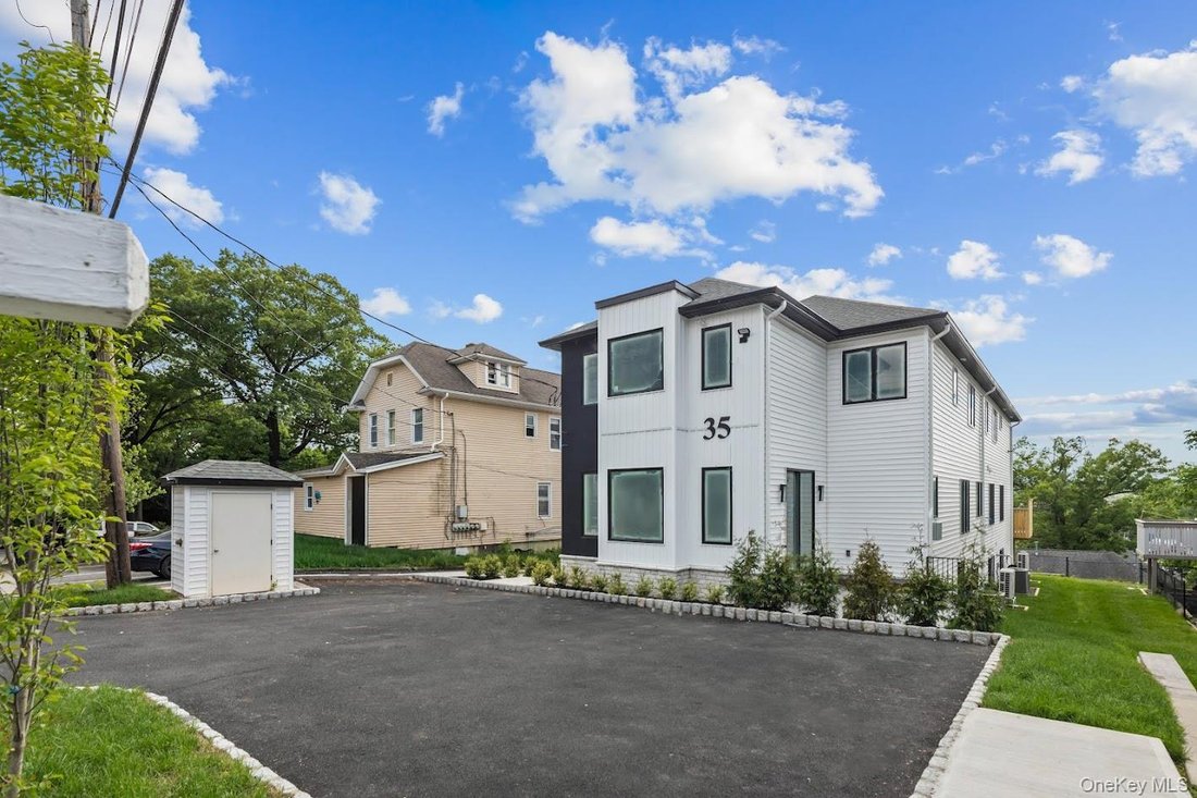 Condo in Spring Valley, New York, United States 1 - 18074662