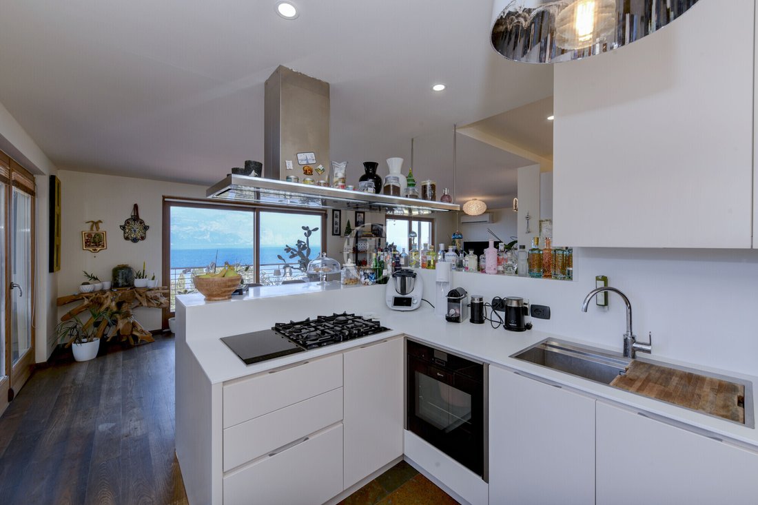 Villa in Brenzone sul Garda, Veneto, Italy 4 - 18078687