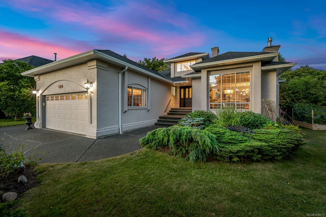 House in Comox, British Columbia, Canada 1 - 18076682