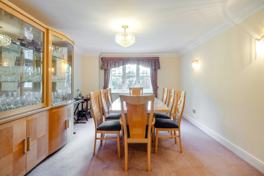 House in Tatling End, Gerrards Cross, England 4 - 18072792