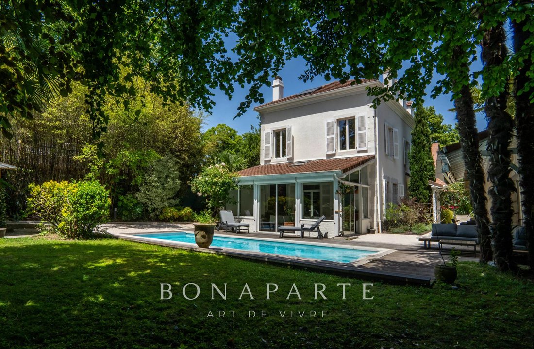 House in Pau, Nouvelle-Aquitaine, France 2 - 17918593