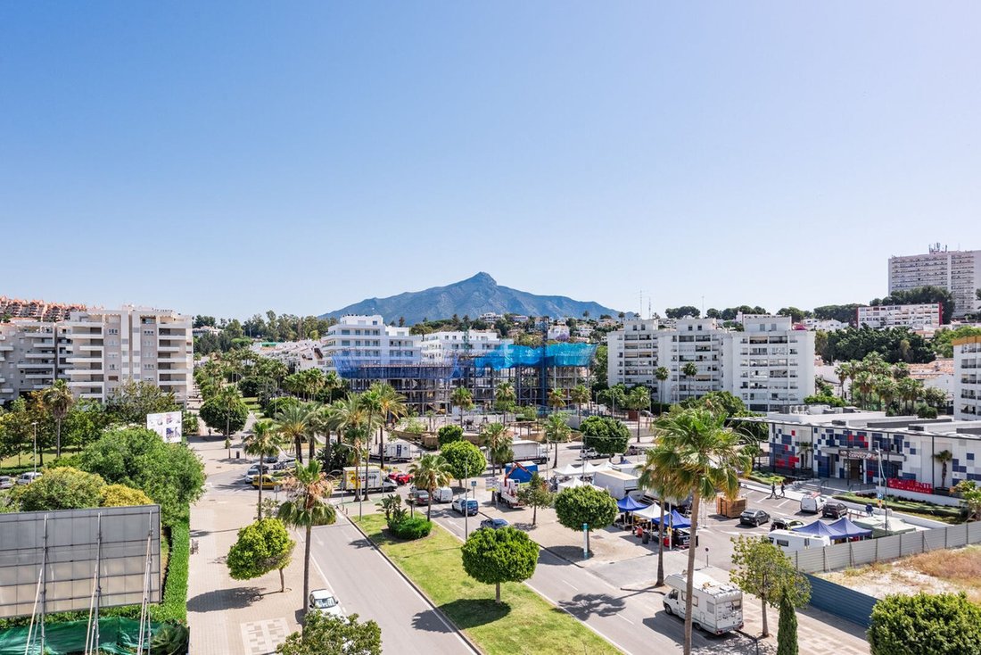 Apartment in Puerto Banus, Marbella, Spain 1 - 18072957