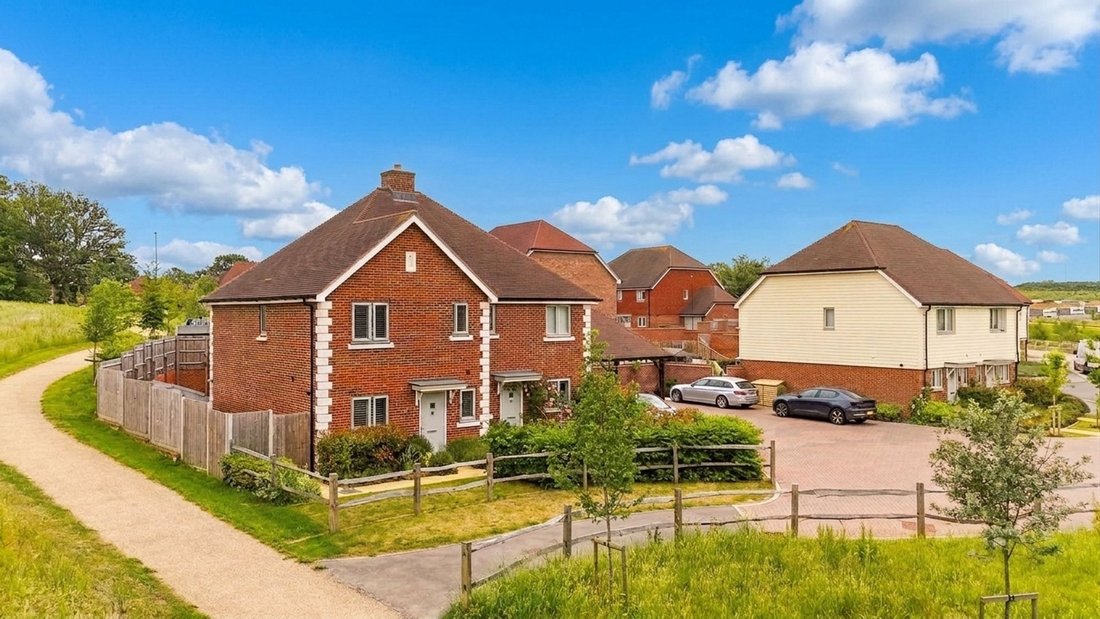 House in Okehurst, Billingshurst, England 1 - 18072837