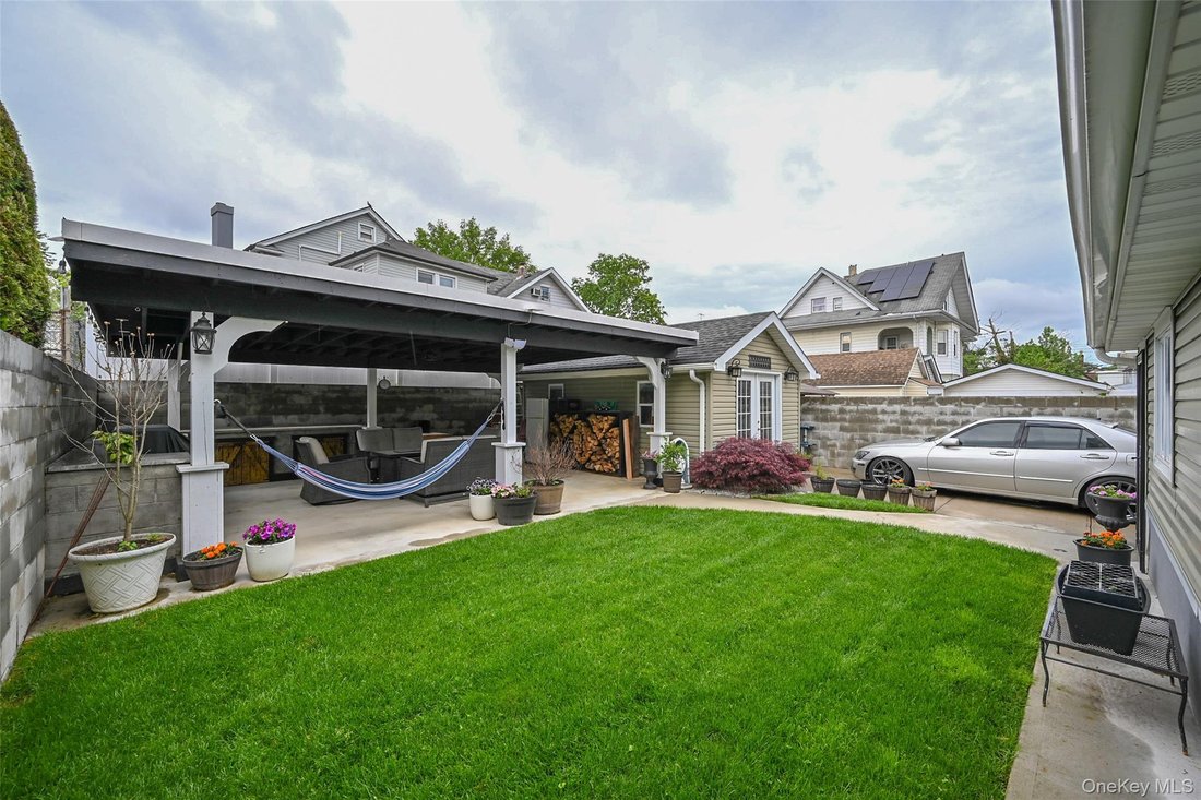House in New York, New York, United States 4 - 18075985