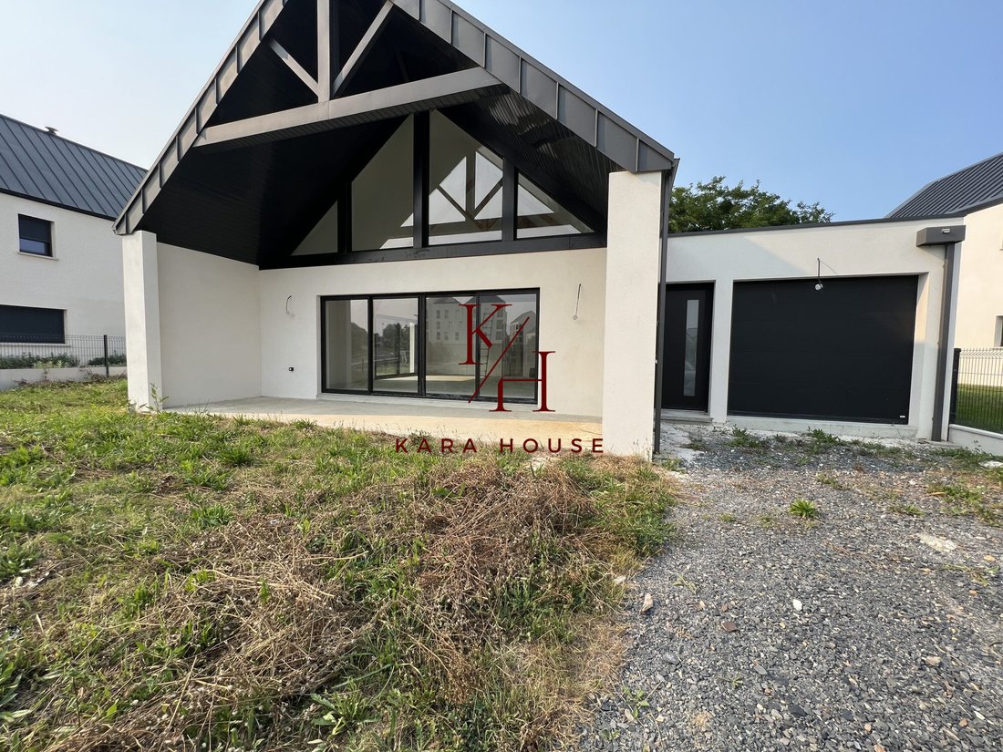 House in Benouville, Normandy, France 1 - 16083279