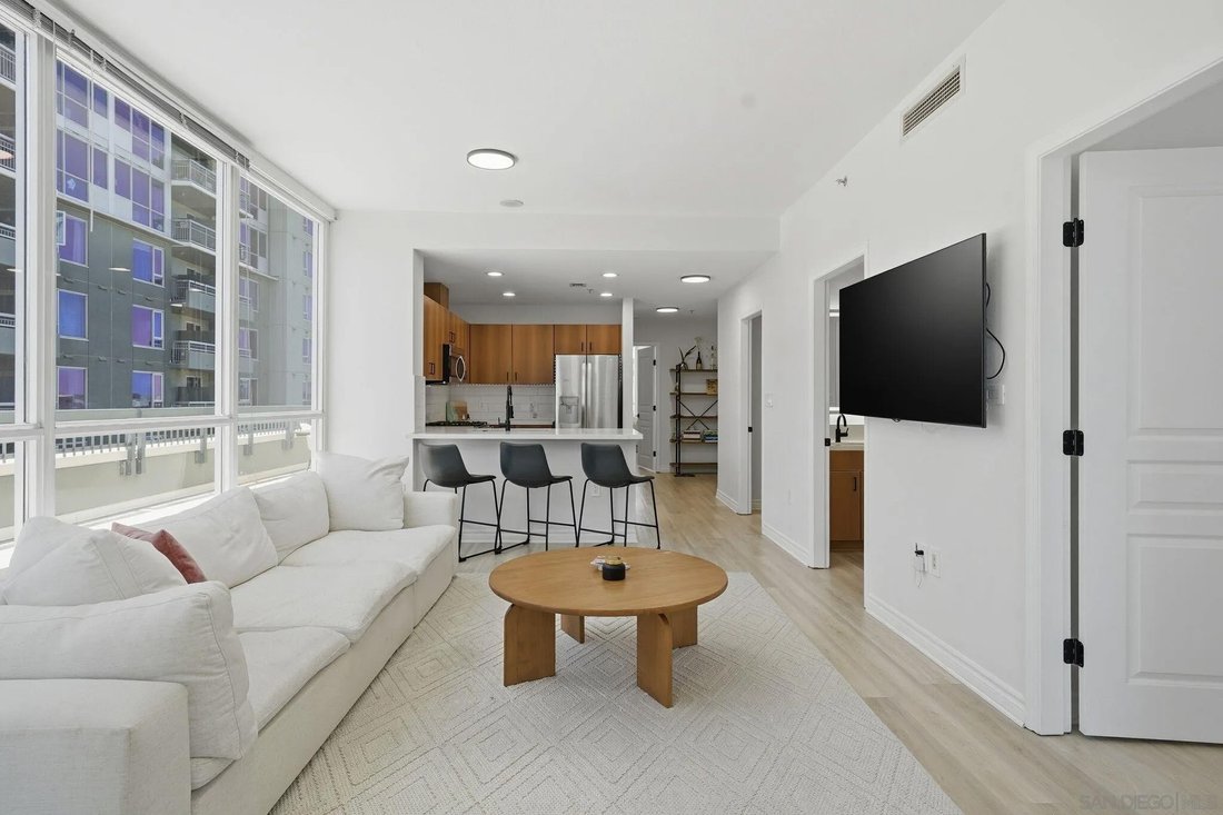 Condo in San Diego, California, United States 4 - 18079431