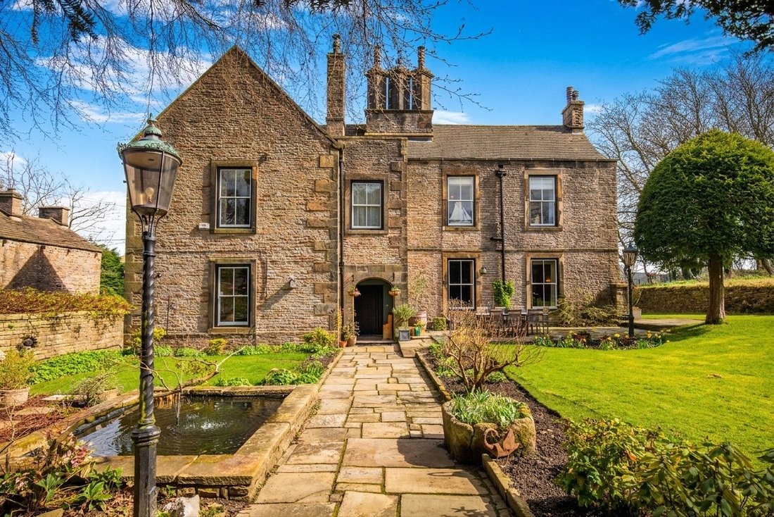 House in Furness Vale, Whaley Bridge, England 1 - 17537427