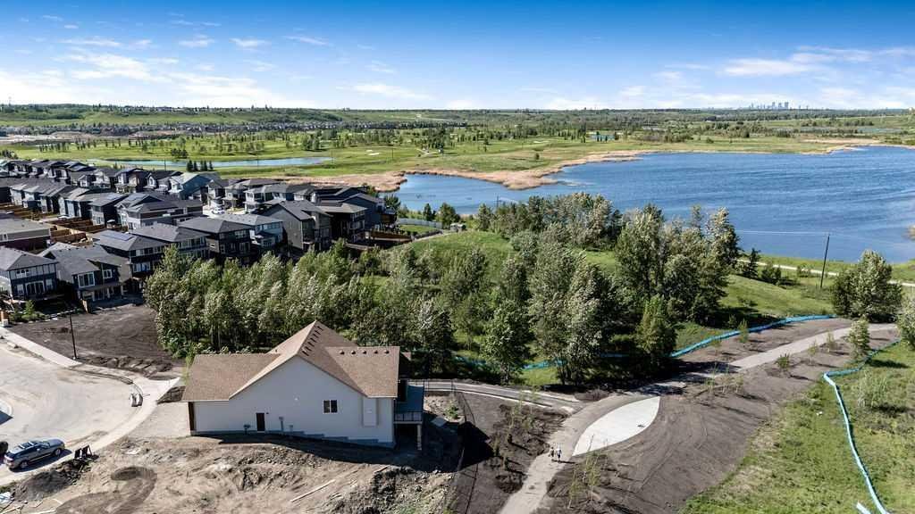 House in Calgary, Alberta, Canada 4 - 18077805