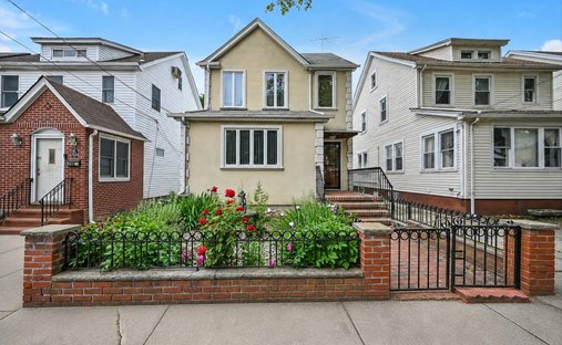 House in New York, New York, United States 1
