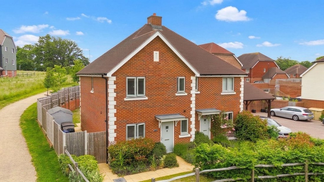 House in Okehurst, Billingshurst, England 1 - 18072837