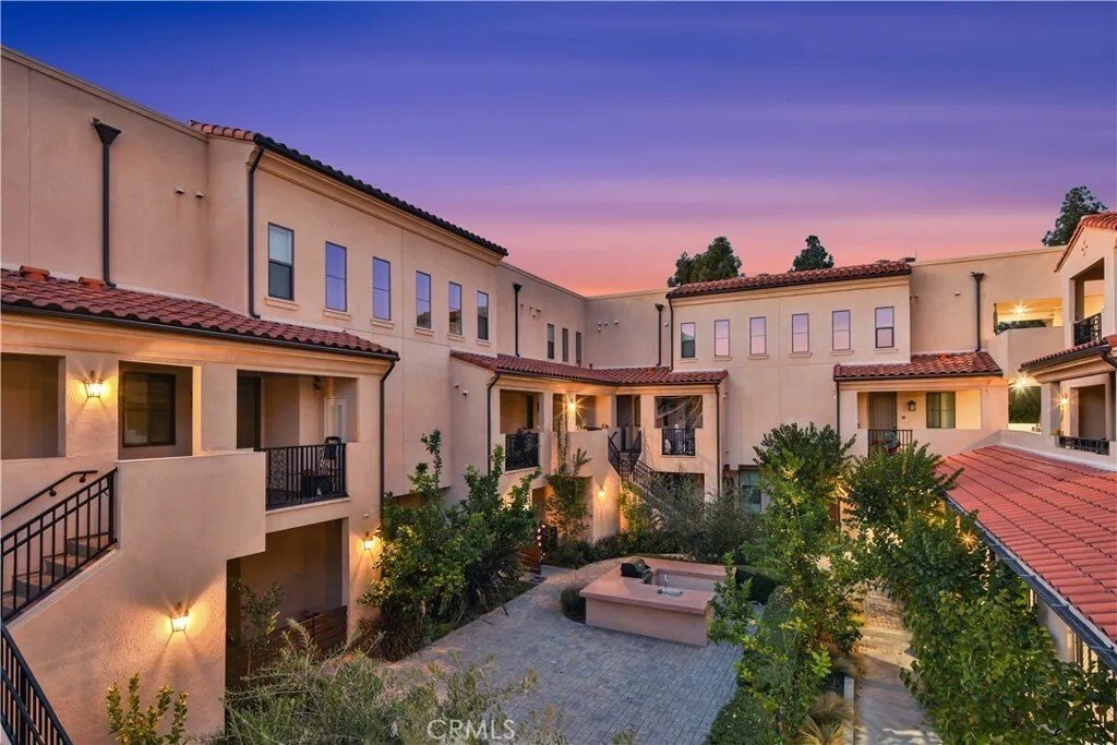 Montclair, California, United States 3 - 17606982