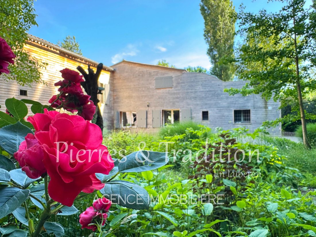 Estate in Reillanne, Provence-Alpes-Côte d'Azur, France 2 - 16715406