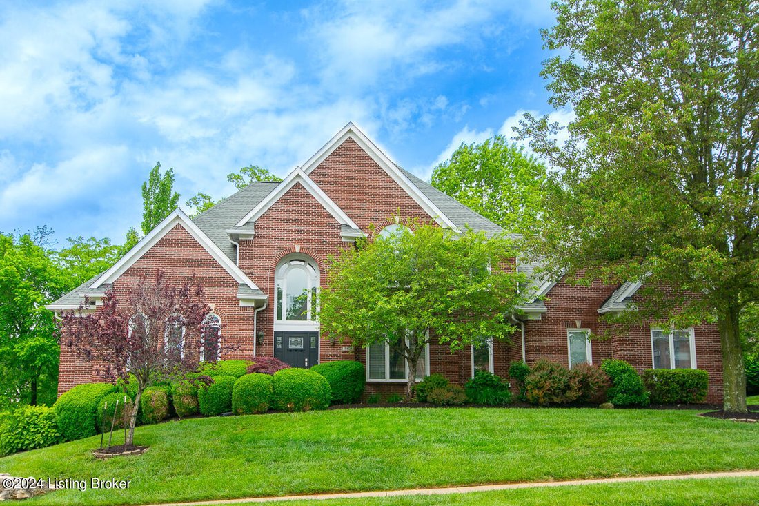 House in Watterson Park, Kentucky, United States 1 - 18079655