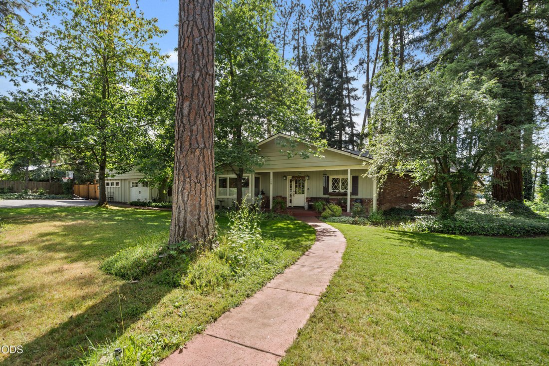 House in Medford, Oregon, United States 2 - 18074682