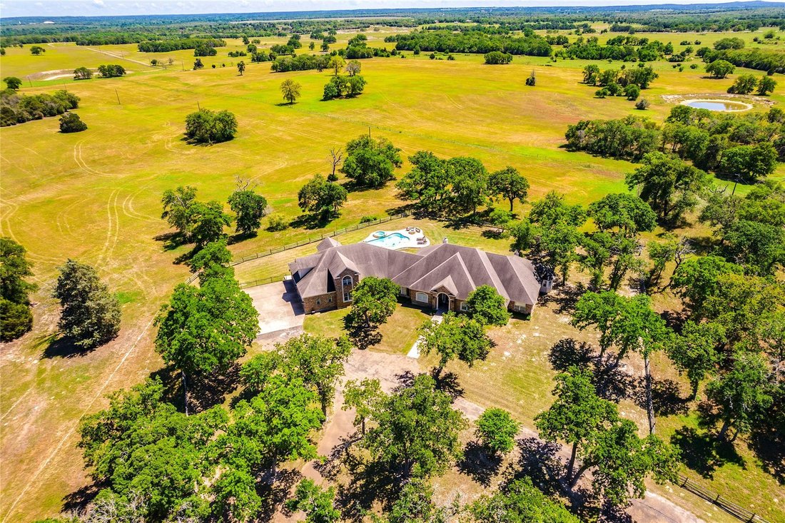 House in Thrall, Texas, United States 1 - 18075075