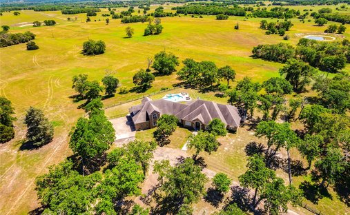House in Thrall, Texas, United States 1
