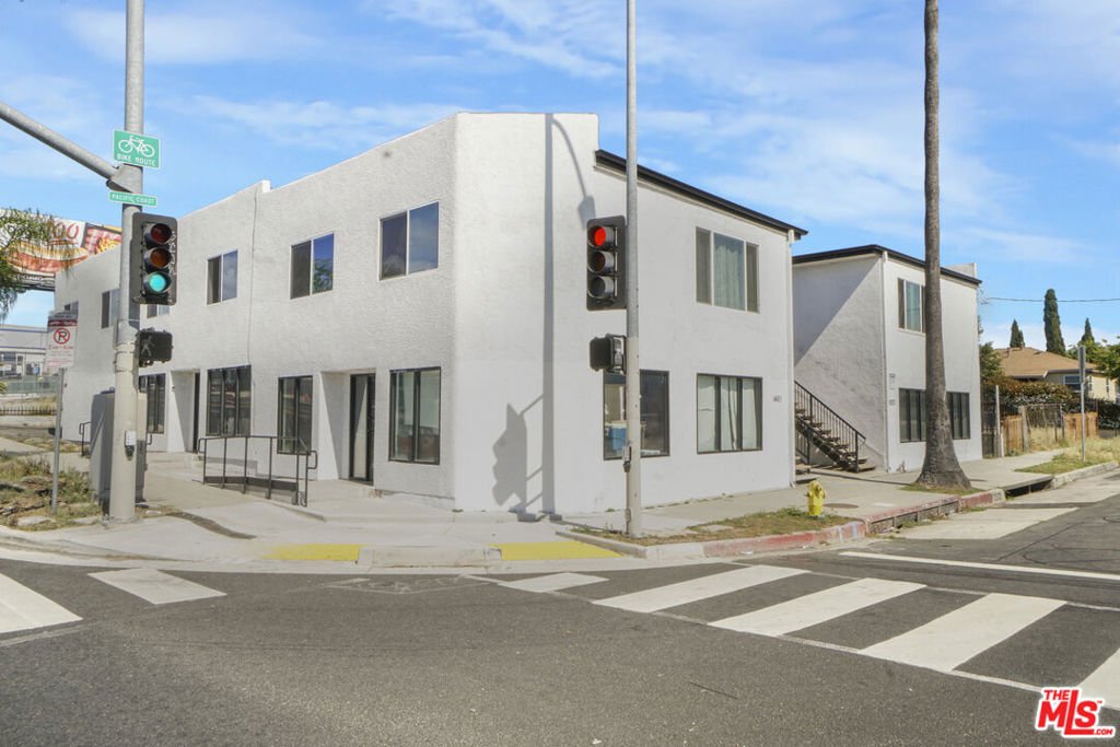 Los Angeles, California, United States 1 - 18074811