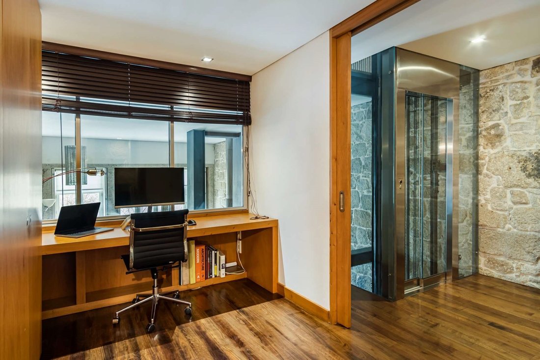 Apartment in Cedofeita, Santo Ildefonso, Se, Miragaia, Sao Nicolau e Vitoria, Porto District, Portugal 5 - 18076993