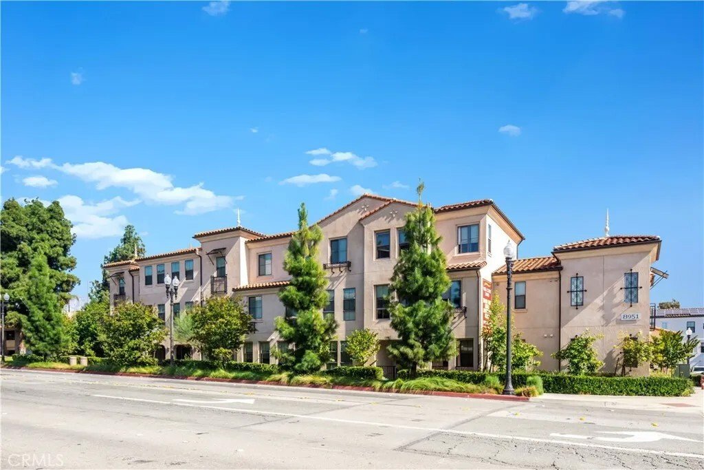 Montclair, California, United States 5 - 17606982