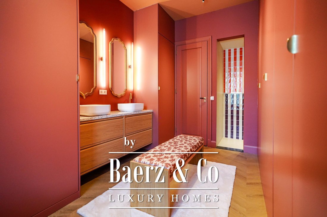 The Hague, South Holland, Netherlands 4 - 17892261