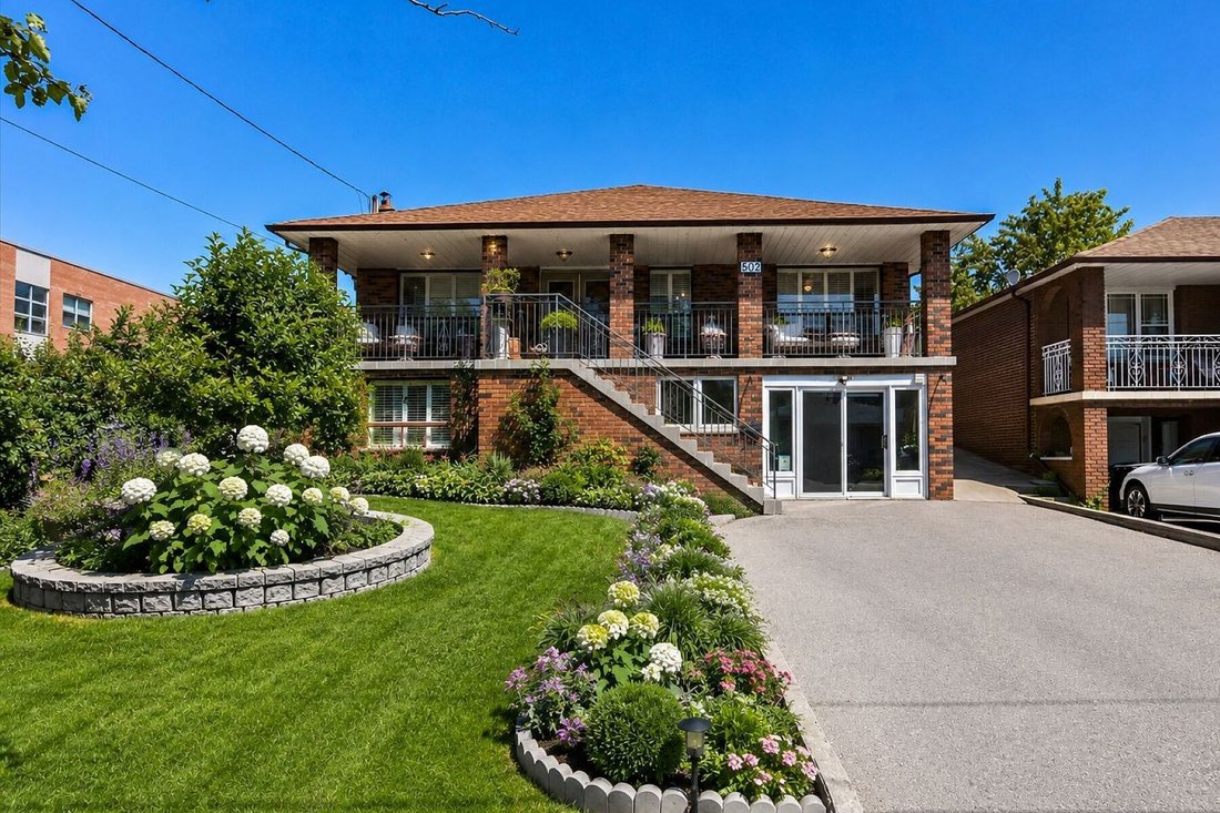 House in Toronto, Ontario, Canada 1 - 15888821