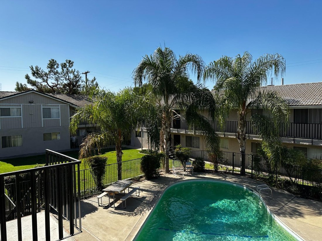 Fresno, California, United States 4 - 18074330