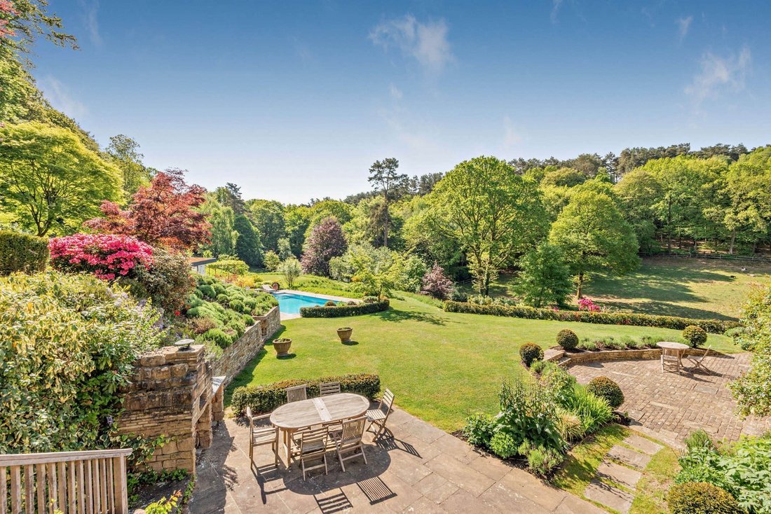 House in Grayshott, England 3 - 18072795