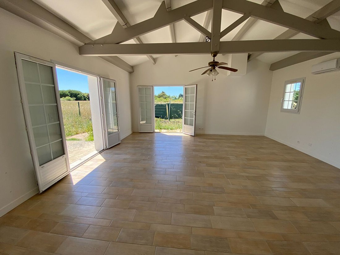 House in La Bree-les-Bains, Nouvelle-Aquitaine, France 2 - 18072398