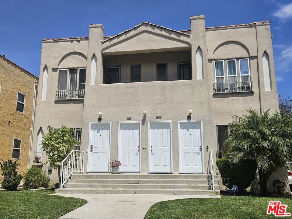Los Angeles, California, United States 2 - 18040278
