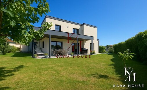 House in Centre, Ifs, France 1