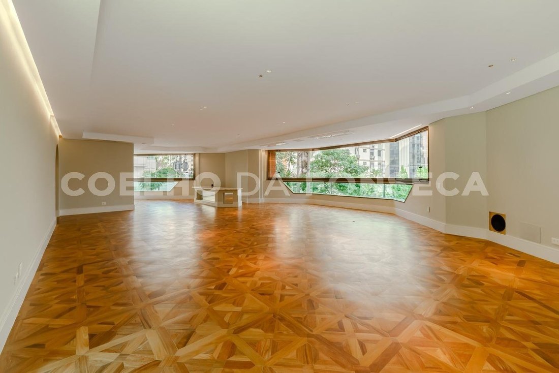 Condo in São Paulo, State of São Paulo, Brazil 1 - 18077901