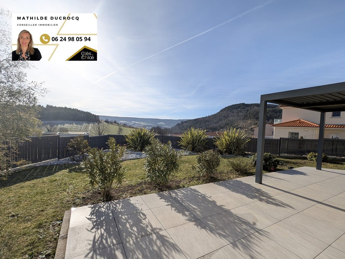 Villa in La Roche-Blanche, Auvergne-Rhône-Alpes, France 1 - 18077934