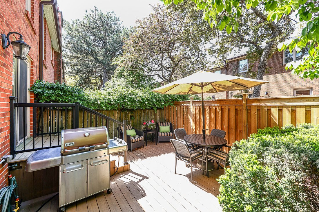 Townhouse in Toronto, Ontario, Canada 1 - 18079832