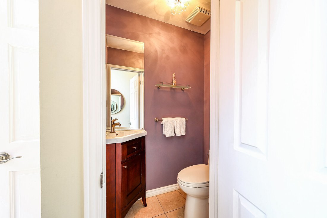 Townhouse in Toronto, Ontario, Canada 5 - 18079832
