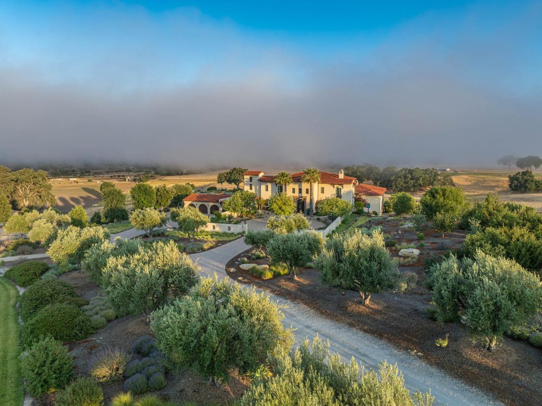 House in Templeton, California, United States 1 - 18079811