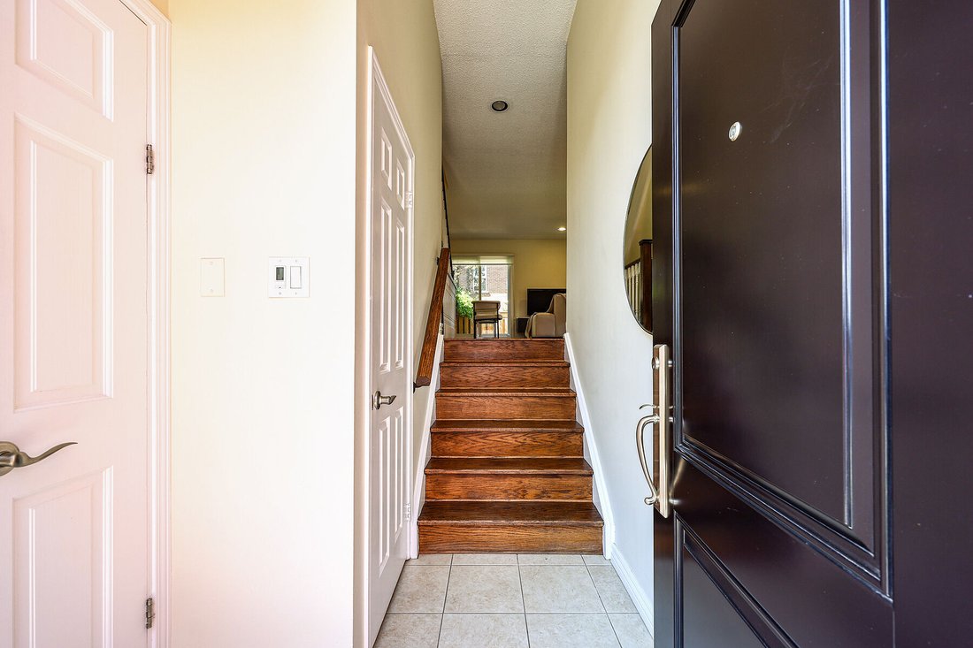 Townhouse in Toronto, Ontario, Canada 4 - 18079832