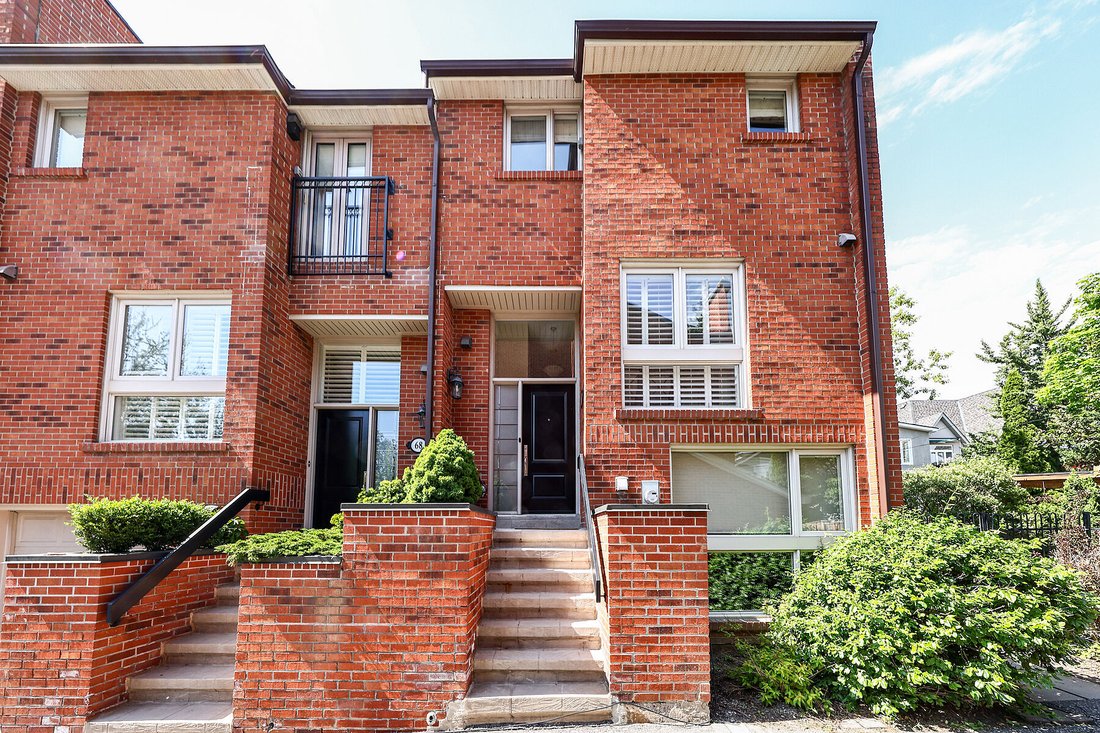 Townhouse in Toronto, Ontario, Canada 2 - 18079832