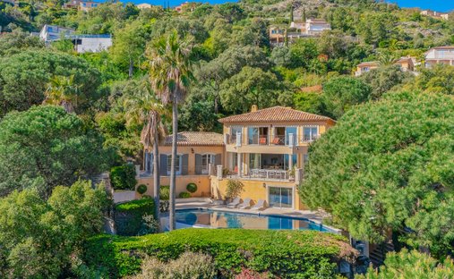 Castle in Sud, Cavalaire-sur-Mer, France 1