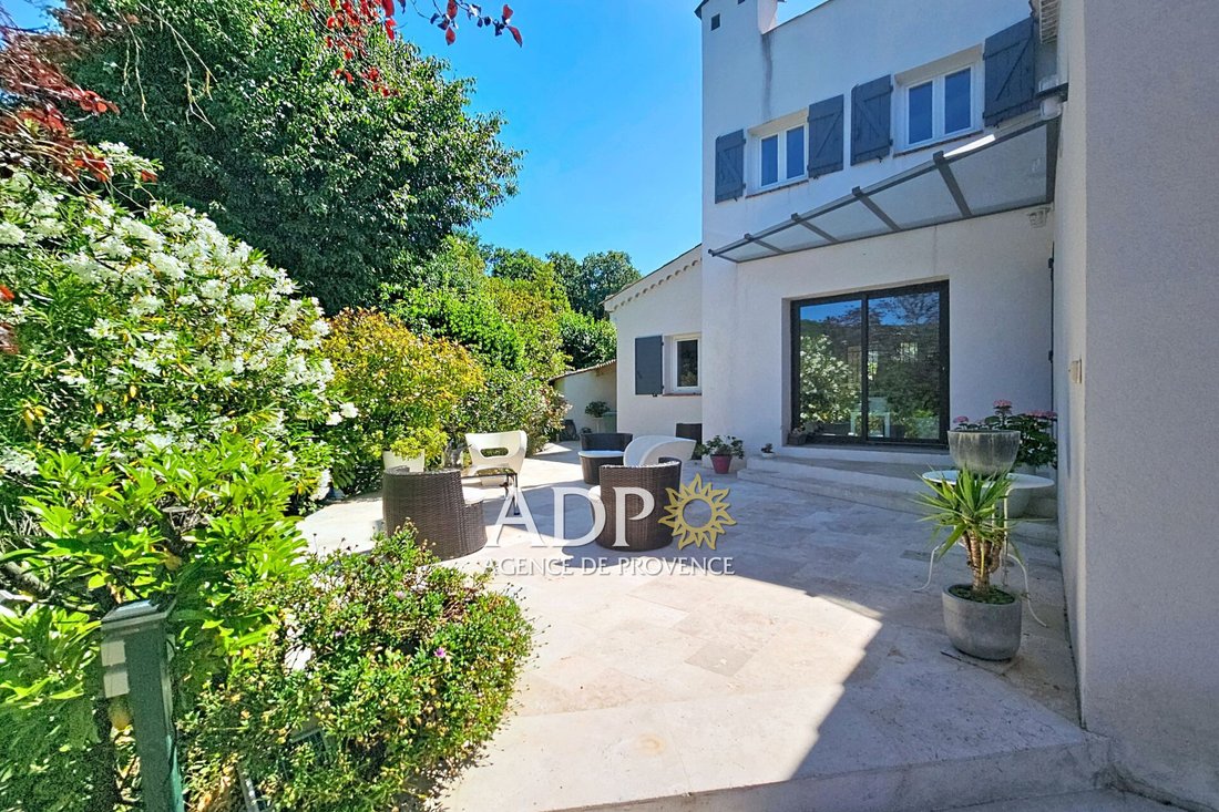 Villa in Grasse, Provence-Alpes-Côte d'Azur, France 1 - 18079847