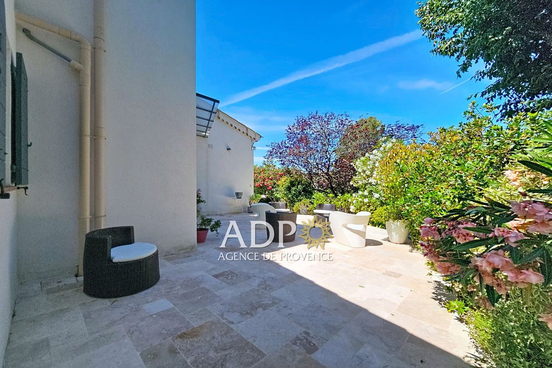 Villa in Grasse, Provence-Alpes-Côte d'Azur, France 3 - 18079847