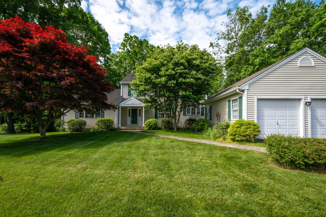House in Monroe, Connecticut, United States 1 - 18079794