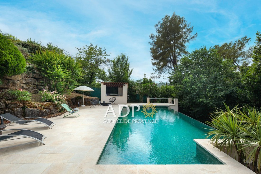 Villa in Grasse, Provence-Alpes-Côte d'Azur, France 2 - 18079847