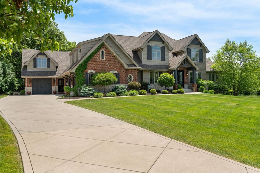 House in Crown Point, Indiana, United States 2 - 18079851